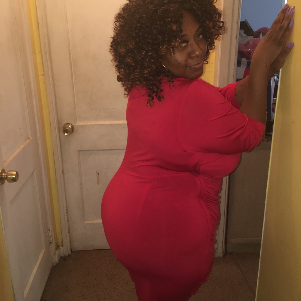 Lady In Red - Picture 2 of 3